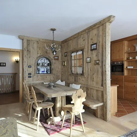 Casa Ghiretti شقة كورتينا دامبيتزو